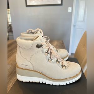 NWOT Cole Haan city wedge lace up boots